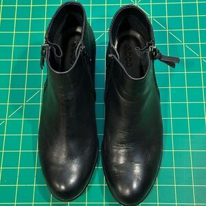 Ecco Black Leather Ankle Boots